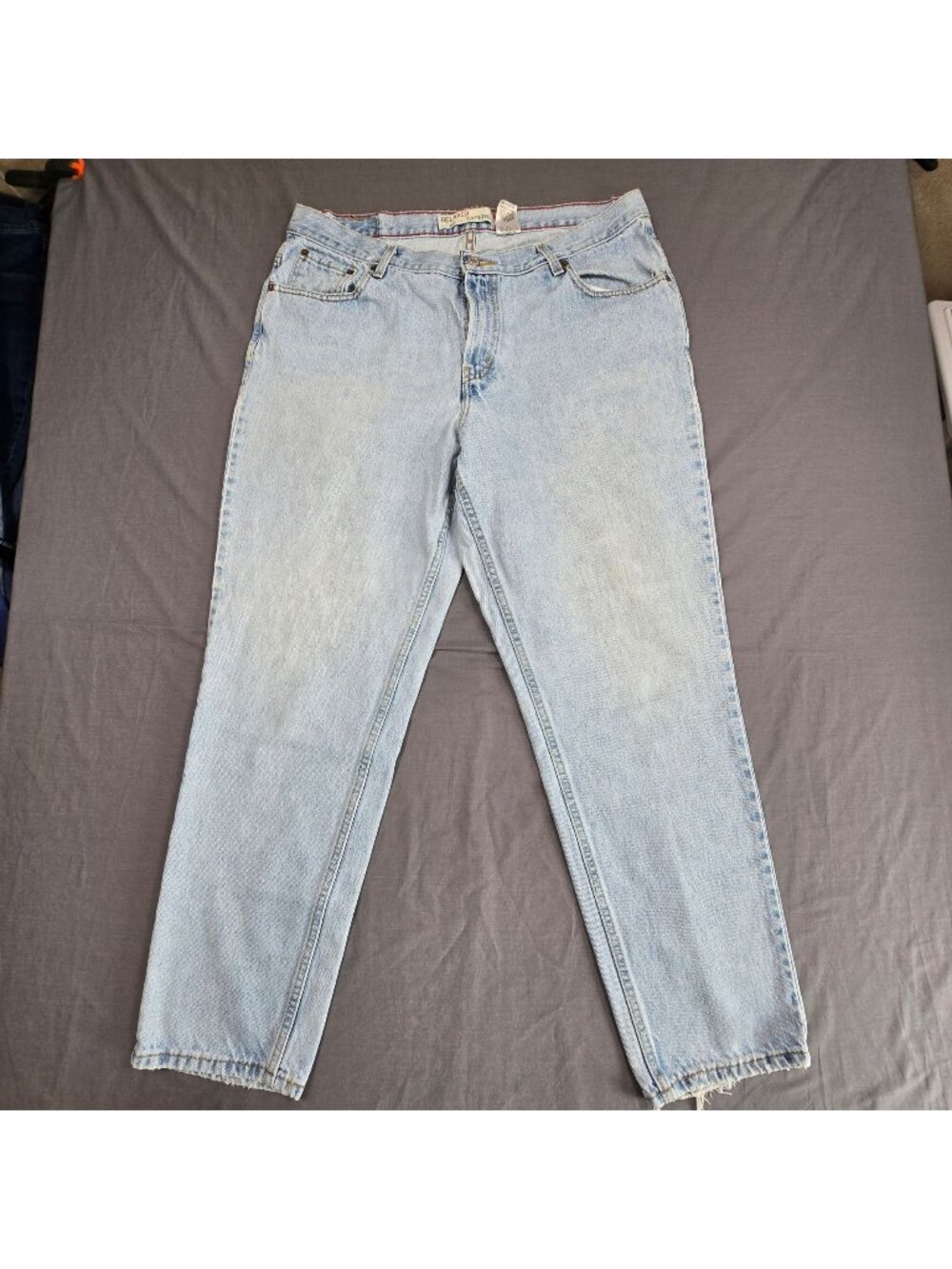 Vintage Levis 550 Relaxed Tapered Jeans 18M Womens Light Wash Denim